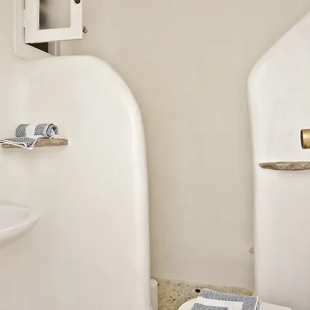 Evagelia's Place 4*