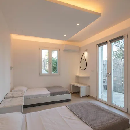Evagelia's Place Aparthotel